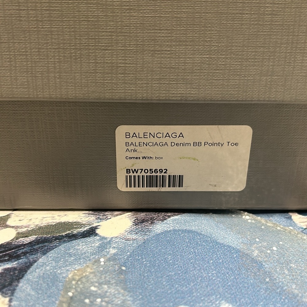 BALENCIAGA - Picture 16 of 16